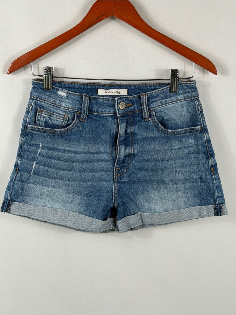 Willow & Root‎ High Rise Mom Fit Light Blue Denim Roll-Up Jean Shorts. Size S